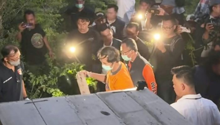 Pembunuhan di Madiun: Tersangka Peragakan 48 Adegan di Hadapan Polisi