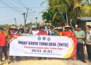 TNI dan Warga Kompak, Jalan Dusun Galeh Desa Jejel Lamongan Dibenahi